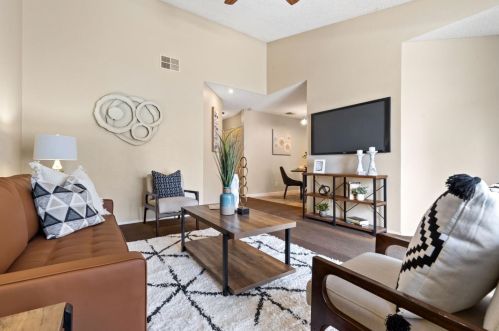 283 Shadow Dance Dr, San Jose, CA 95110-3552