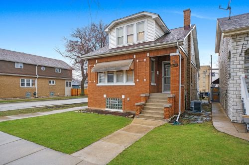 5800 Marmora Ave, Chicago, IL 60646-6218