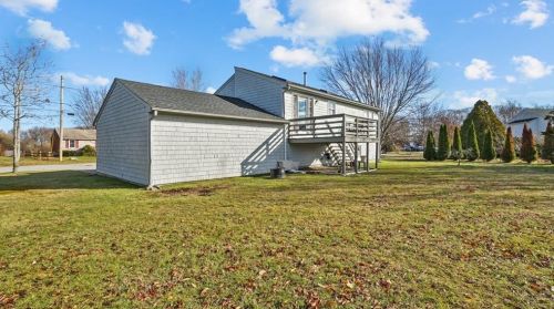 103 Vista Cir, North Kingstown, RI 02852-5223
