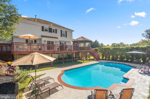 1310 Excaliber Ln, Sandy Spring MD  20860-1117 exterior