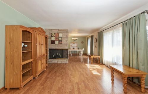 209 173rd Pl, Hammond, IN 46324-2515