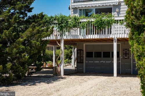 9 14th St, Barnegat Light, NJ 08006-1537