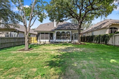 10209 Broomflower Dr, Austin TX  78739-1448 exterior