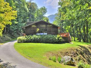 4580 Beaverdam Rd, Canton, NC 28716-2700