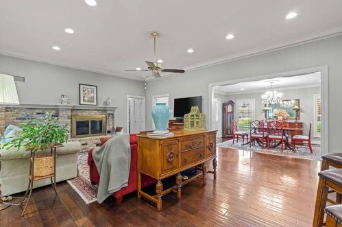 6127 Dilbeck Ln, Dallas TX  75240-5350 exterior