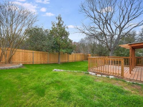 8114 Cache Dr, Austin TX  78749-3824 exterior