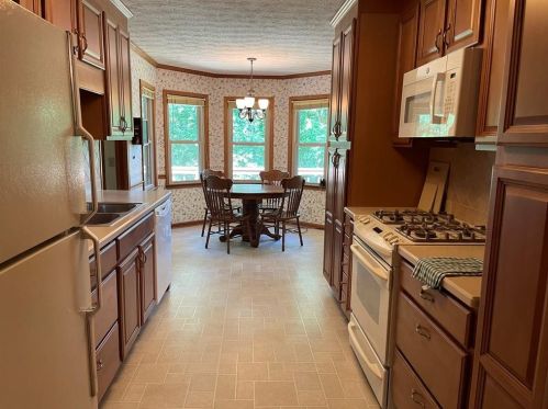 3285 Squire Ln, Conyers GA 30094-3540 exterior