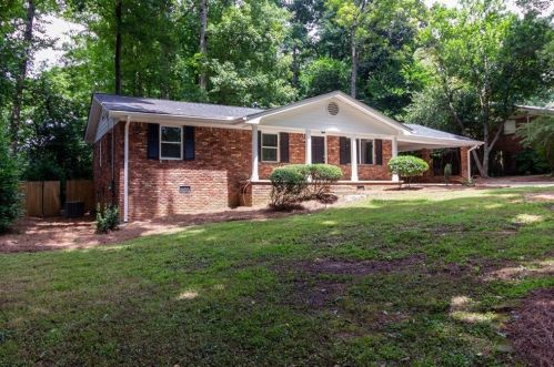 42 Pioneer Trl, Marietta, GA 30068-3400