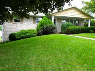 271 Amad Dr, York, PA 17403-9553