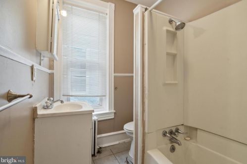 24 51 St, Philadelphia PA 19139-2726 exterior