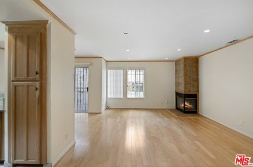 13733 Doty Ave, Hawthorne, CA 90250-9518