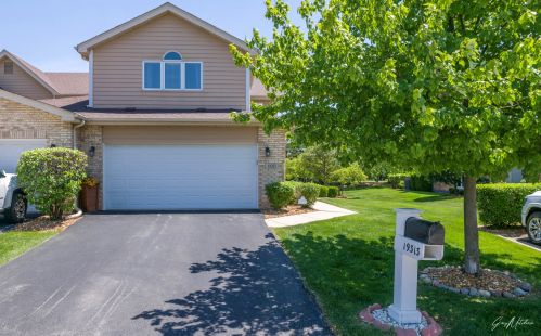 19313 Enclave Ln, Tinley Park, IL 60487-7032