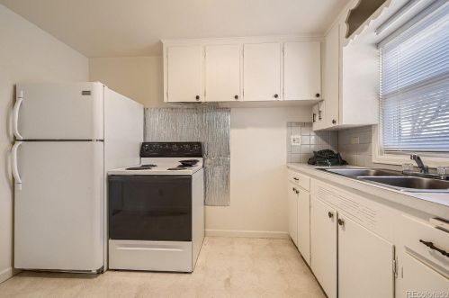 4719 Pearl St, Englewood CO 80113-6911 exterior