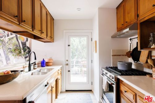 1330 Columbia Dr, Glendale CA  91205-3504 exterior