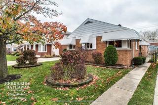 5536 Oketo Ave, Chicago, IL 60656-1753