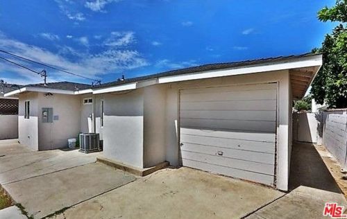 2023 Hickory St, Santa Ana CA 92707-2909 exterior