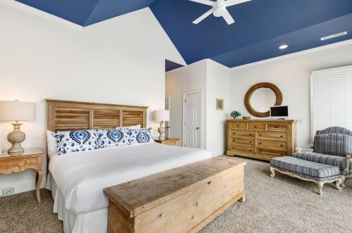 15 Grand Pavilion Dr, Isle Of Palms SC  29451-2800 exterior