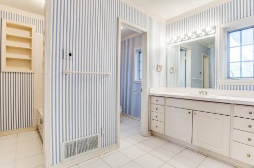 6218 Kenwick Ave, Fort Worth TX  76116-4628 exterior