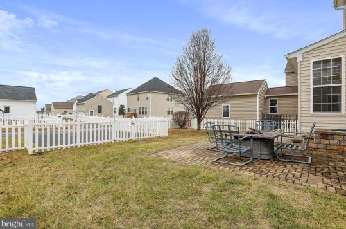 399 Lord Fairfax St, Charles Town WV  25414-2609 exterior