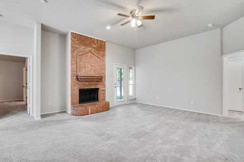 6837 Beaty St, Fort Worth TX  76112-6704 exterior