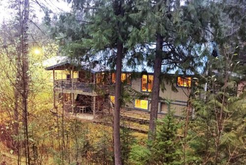 19210 Elliot Rd, Green Bluff, WA 99021-8702