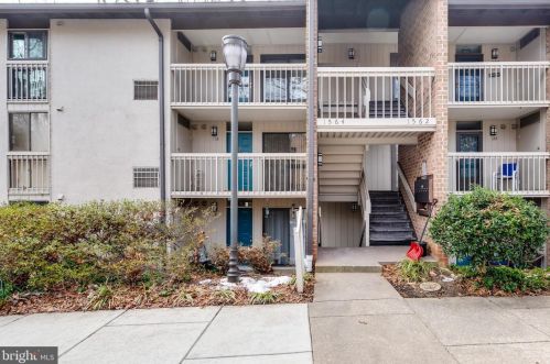 1564 Moorings Dr, Herndon, VA 20190-4287