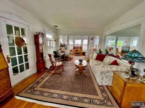 24 Grand Ave, Ridgefield Park, NJ 07660-1217