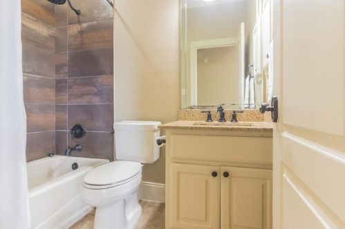 11401 Eagles Gln Dr, Austin TX  78732-2088 exterior