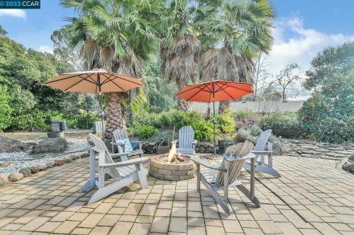 30 Kirkwood Ct, Concord CA  94521-1427 exterior