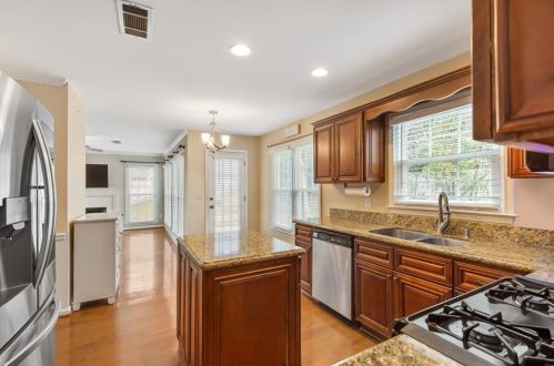 2475 Compton Pl, Suwanee GA  30024-3185 exterior