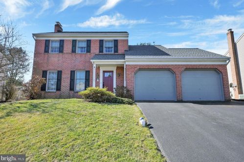 84 Brookfield Dr, Ephrata, PA 17522-8809