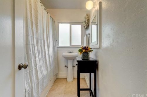 3341 Chestnut St, Riverside CA  92501-2731 exterior