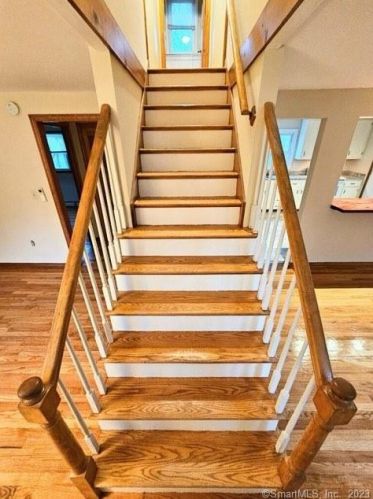 93 Evergreen Rd, Vernon, CT 06066-4303