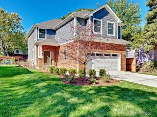 5322 8th Ave, Burr Ridge, IL 60525