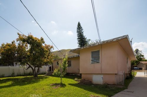 5047 College Ave, Riverside CA  92505-3208 exterior