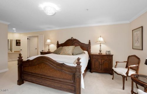 2036 Montecito Dr, Glendale CA  91208-1824 exterior