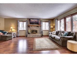2785 Robinwood Way, Saint Paul, MN 55125-2758
