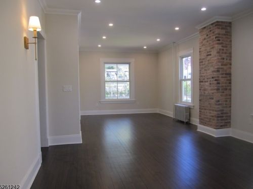 27 Midland Ave, Montclair NJ  07042-2817 exterior