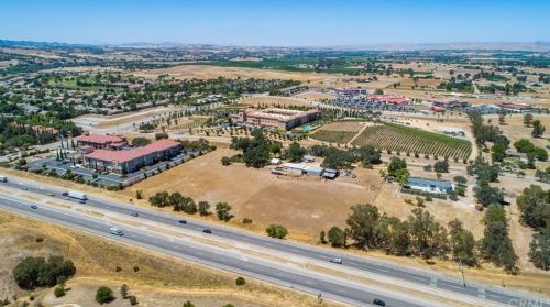 1412 Experimental Station Rd, Lake Nacimiento, CA 93446-7128