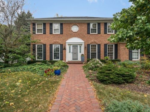 121 Northampton Dr, Oswego, IL 60543-8860
