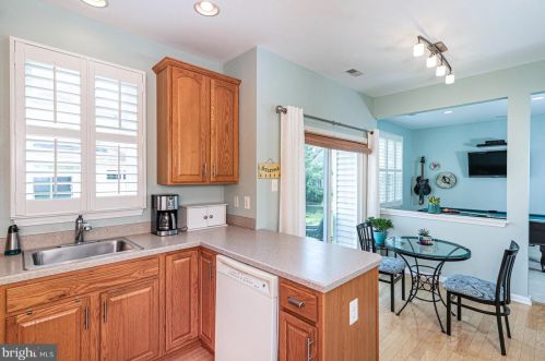 124 Copperfield Dr, Trenton NJ  08648-2583 exterior