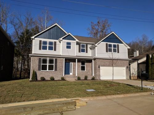 4860 Myra Dr, Hermitage, TN 37076-2658