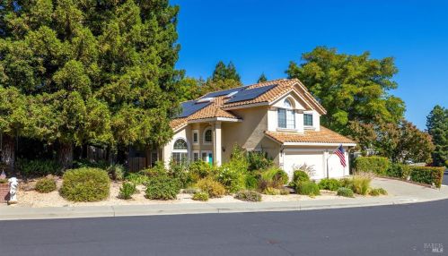 575 Crownpointe Cir, Vacaville, CA 95687-5548