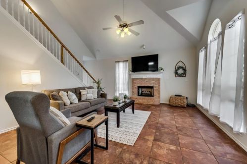 2225 Chapman Dr, Carrollton TX 75010-4154 exterior