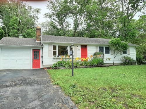 30 Juniper Dr, Hopkinton, RI 02804-1902