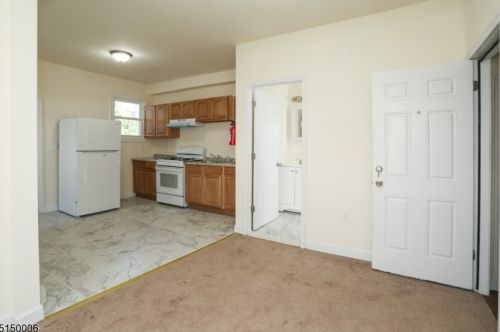 72 1st St, Paterson NJ  07522-1739 exterior