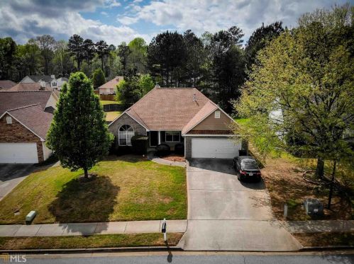 6063 Creekview Ct, Rex, GA 30273-1076