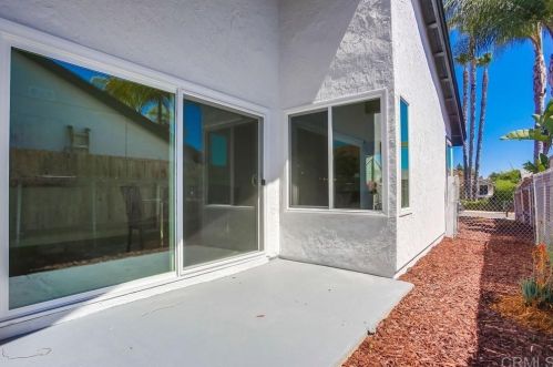 1461 Darwin Dr, Oceanside CA  92056-3042 exterior