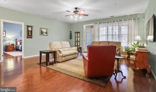 213 Timberlake Dr, Trenton NJ  08618-1457 exterior