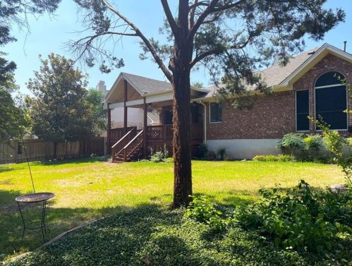 1916 Creole Dr, Austin TX  78727-3419 exterior